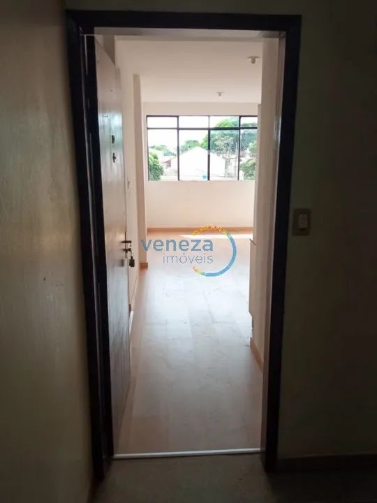 Apartamento com 3 quartos para alugar por R$ 800.00, 60.00 m2 - CONJUNTO CAFE - LONDRINA/P - Foto 15