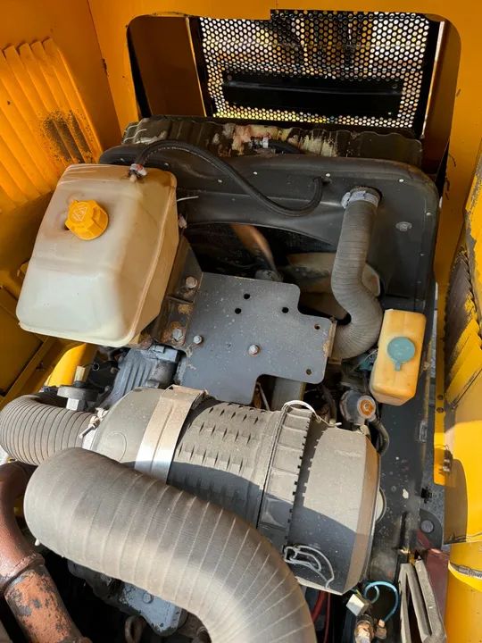 Retroescavadeira Randon RK 406 4+4  - Foto 6