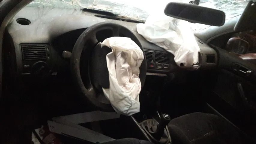 Sucata Golf 2001 Para Retirada de Peça - Foto 3