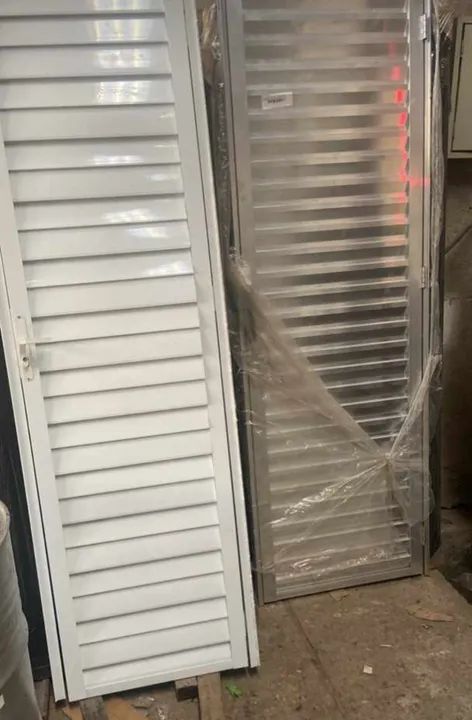 Venetian Door in Aluminum or Iron