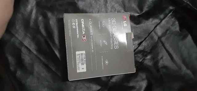 4 óculos 3D marca LG na caixa - Foto 2