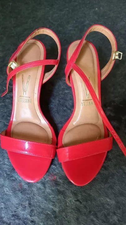 Vendo sandália feminina visano
