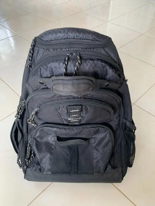 Mochina para notebook com rodinhas e puxador telescópico- Targus