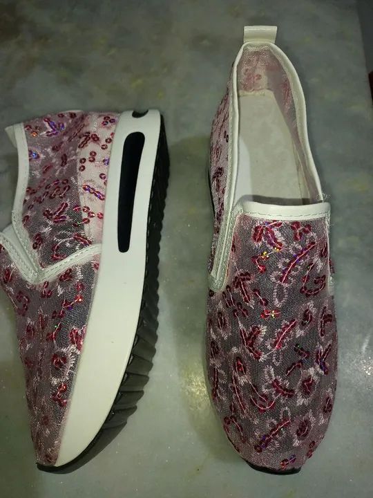 Lindos tênis bordados, lindo estilo. - Foto 3