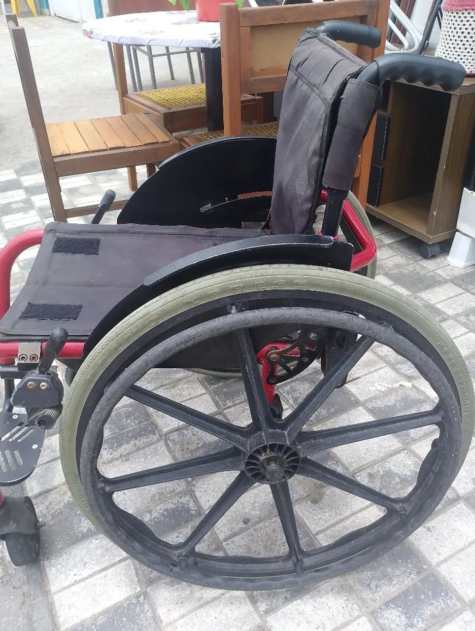 Cadeira de Rodas Ortobras em ótimo estado pronta para Uso - Foto 3