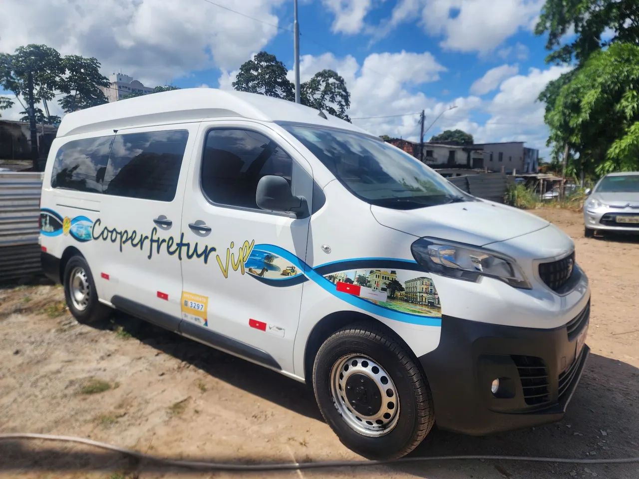 Van expert ano 2020 11 lugares teto alto