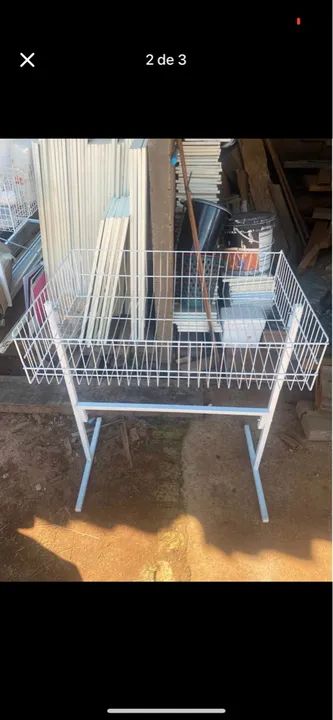 Cesta de metal para loja