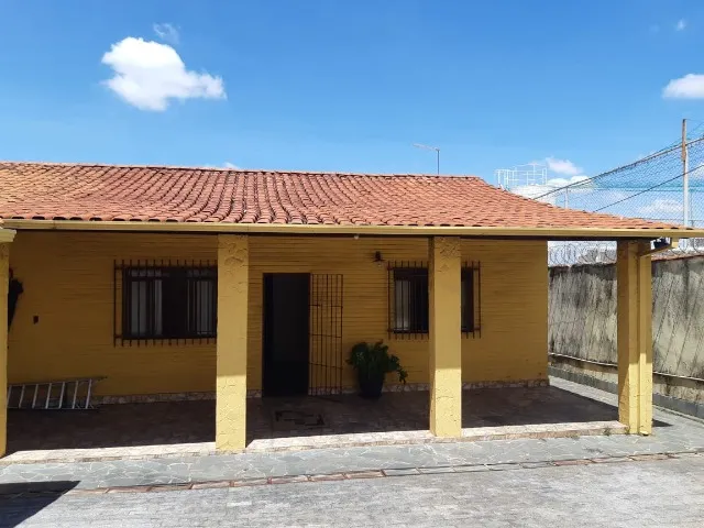 Em frente a Praça Restaurante Chico do Peixe - Floramar - Belo Horizonte/MG.