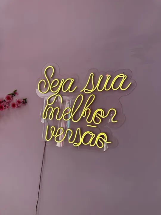 Plaquinha Neon 'Seja Sua Melhor Versão'