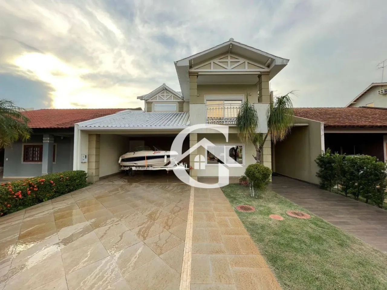 Sobrado semimobiliado, 5 quartos, LOCAÇÃO R$12.000,00-mês / VENDA R$1.950.000,00. Cond. Ri