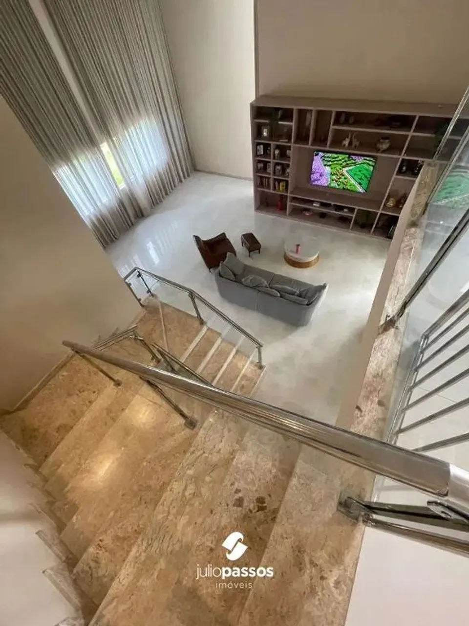 Casa à venda no Condomínio Maikai com 330m² de área construída, 468m² área de t