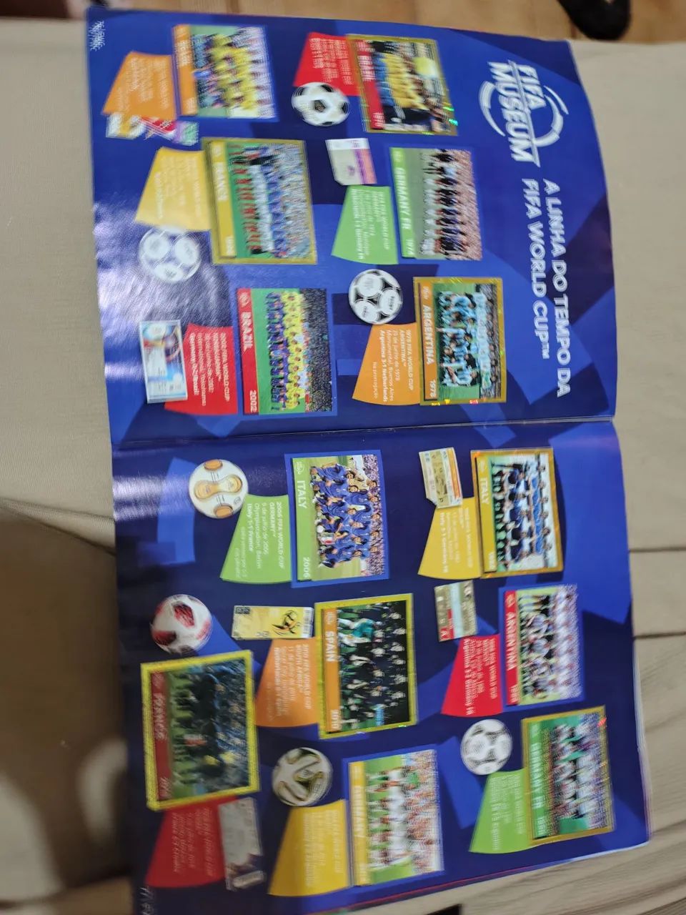 Álbum capa mole copa do mundo de 2022 completo  - Foto 5