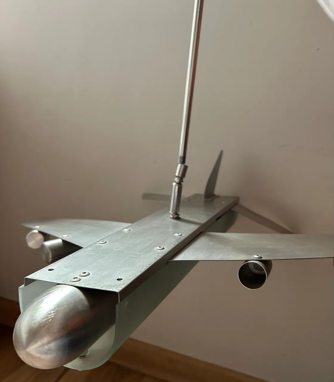 Lustre avião em alumínio 