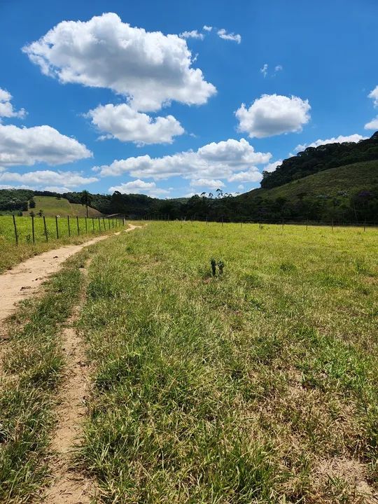 GRANDE OPORTUNIDADE Linda fazenda localizada na serra do município de Merces