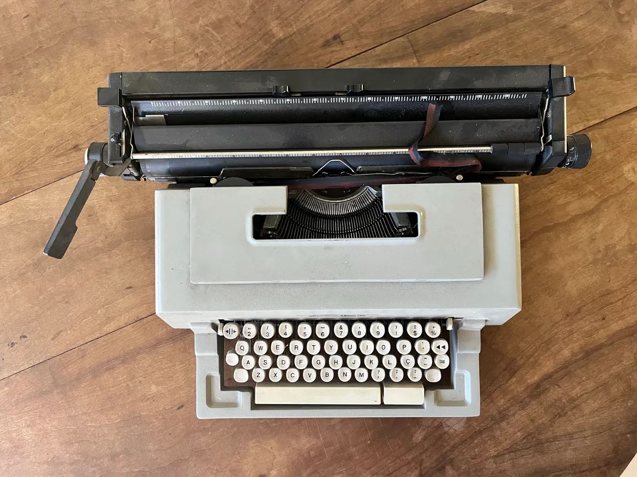 Máquina de escrever64842819190659121