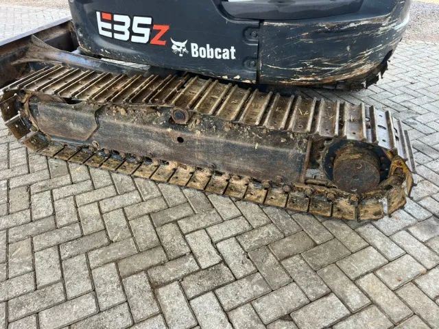 Vendo Mini Escavadeira BOB CAT E 35 Z - Foto 3