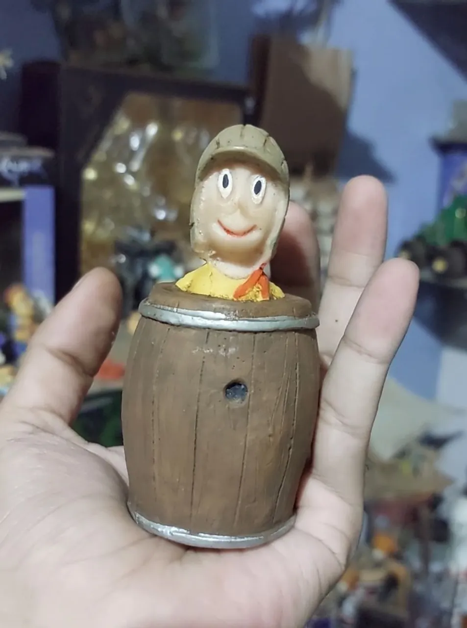 Boneco de Chaves - feito de resina 12cm