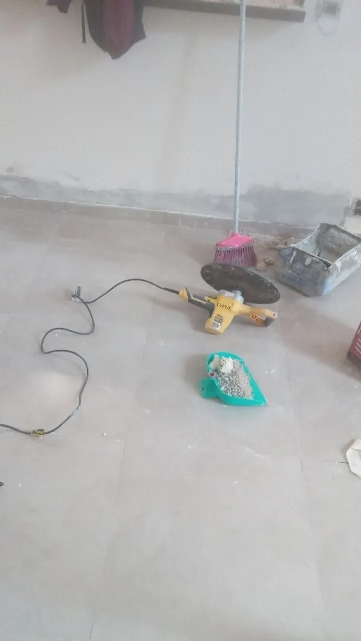 Lixadeira Elétrica - Ferramenta de Construção