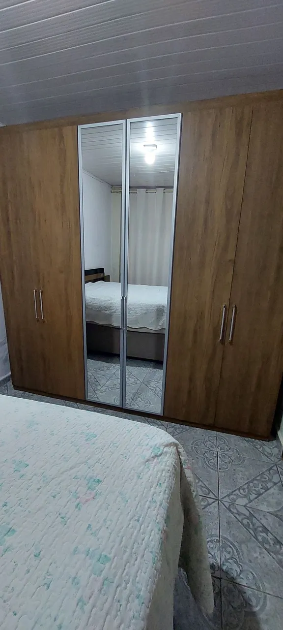 Guarda-Roupa de Casal com Espelho e Amadeirado