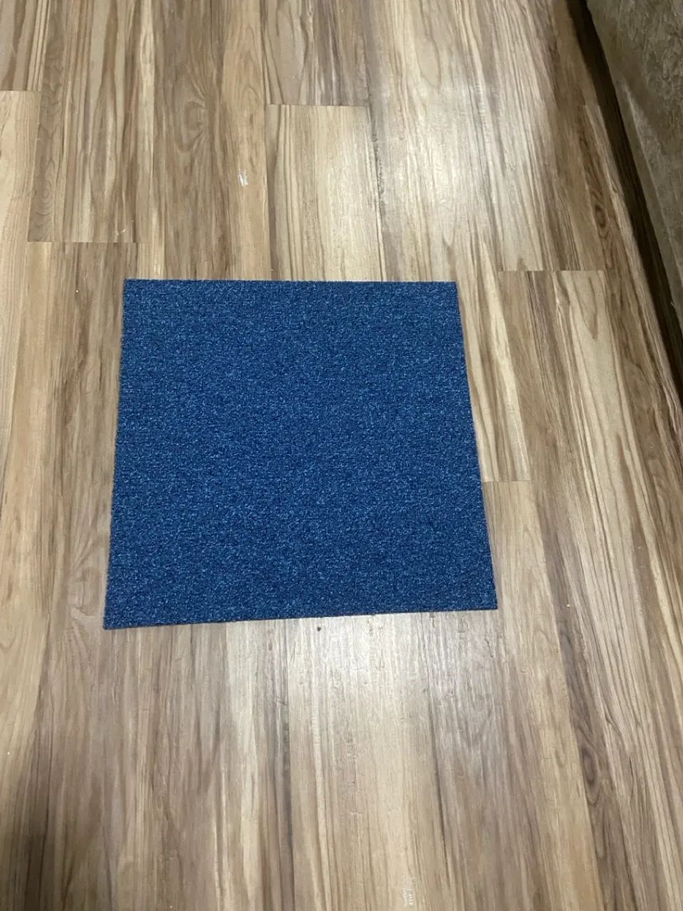 7 m2 de piso Carpete em placa 
