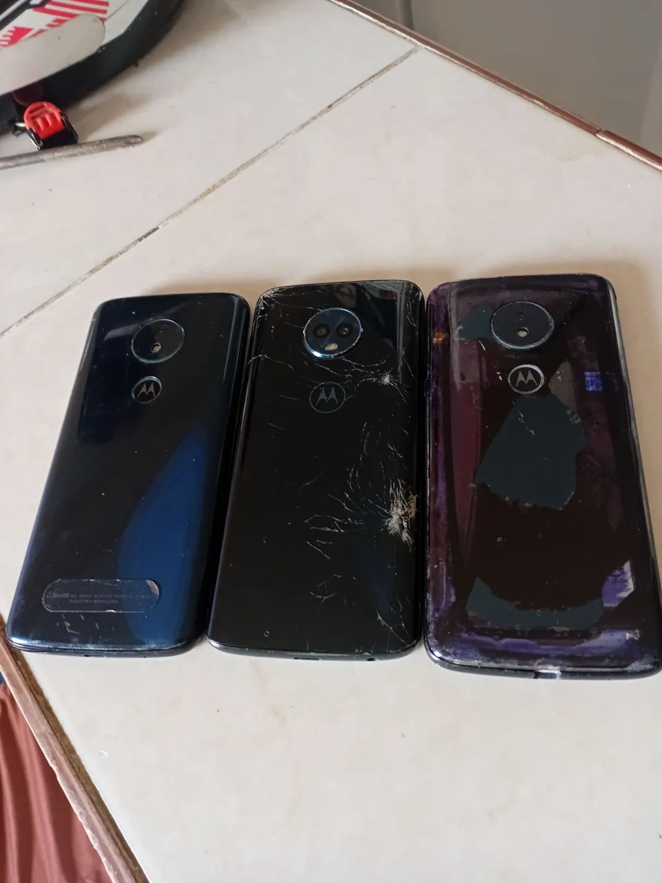 Vendo eses 3 celular pra quem troca tela estão bom pra quem conserta