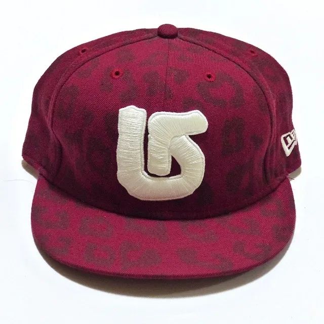 New Era x Burton - Boné Leopardo Vinho 7 3/8