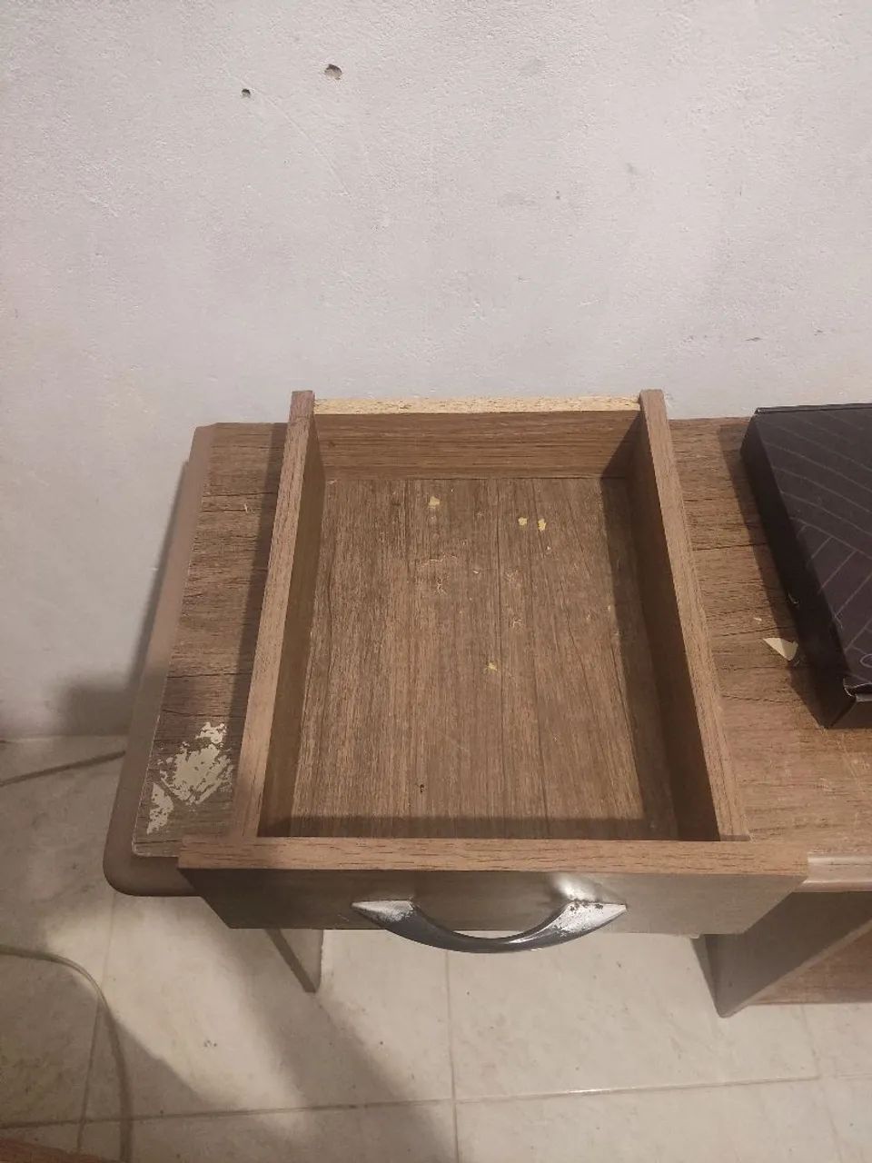 Mesa para computador em Madeira Reconstituída - Espaçosa e Funcional64166926816515121
