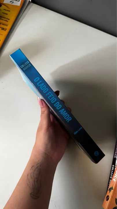 Livro ?O lado feio do amor? Colleen Hoover - Foto 3
