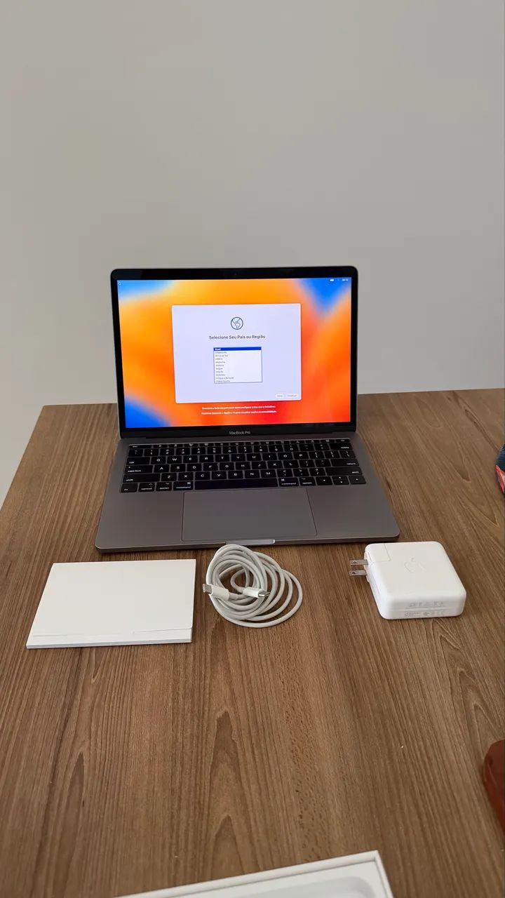 MacBook Pro 13? (2017) - Intel Core i5, 8GB RAM, 128GB SSD