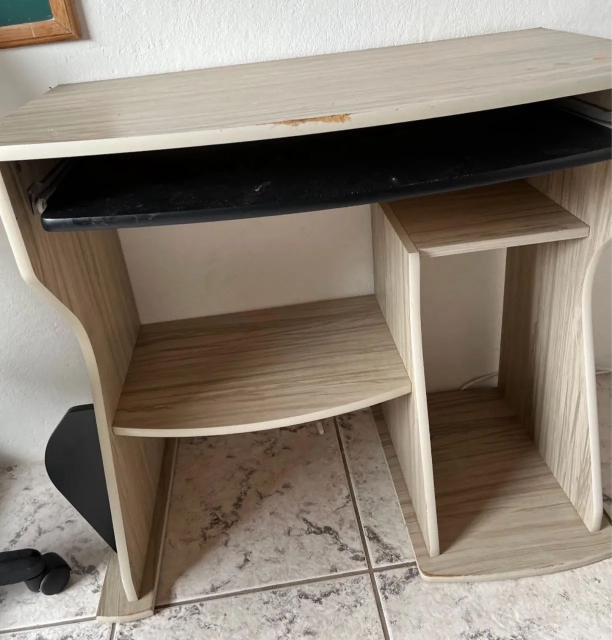 Desk-type writing table64739714709122120