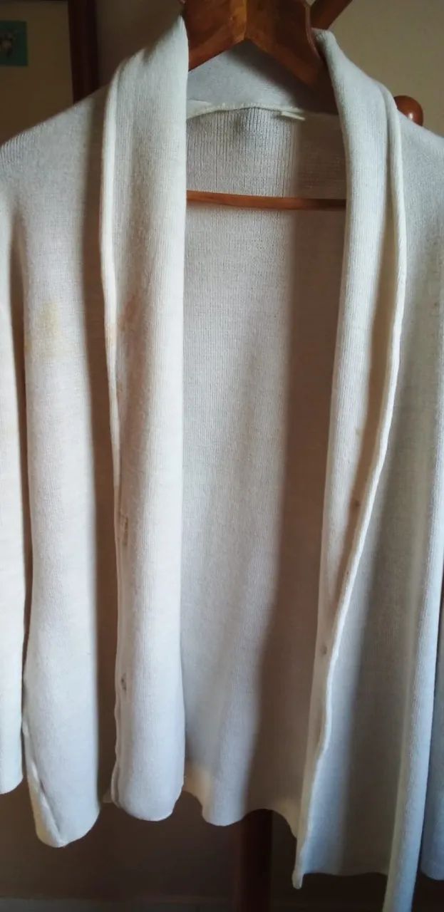 cardigan de lã branca
