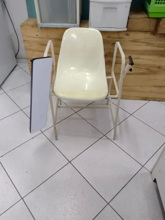 Cadeira coletora com apoio - Foto 2