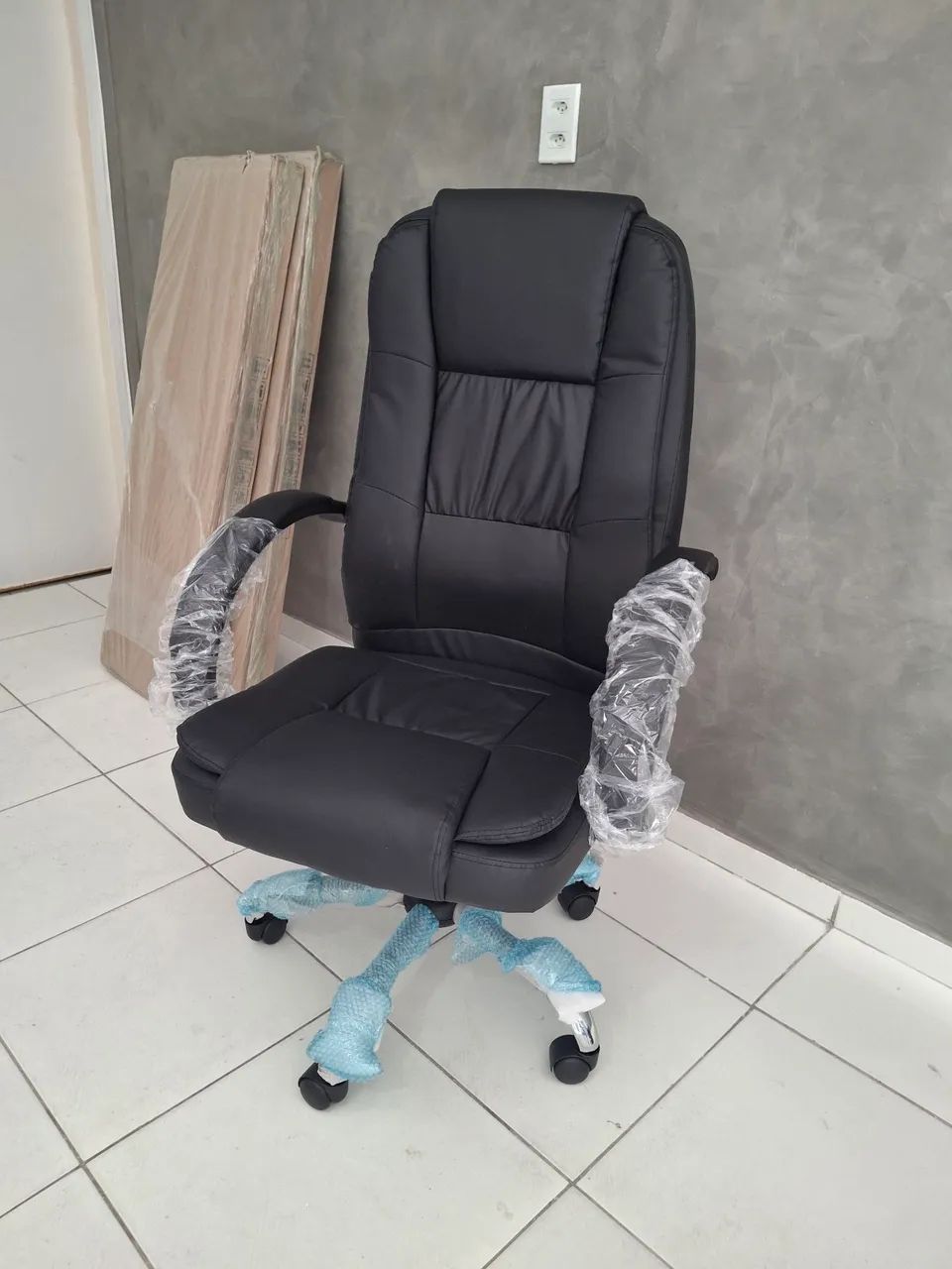 Cadeira Executiva Confortável e Moderna - Nova
