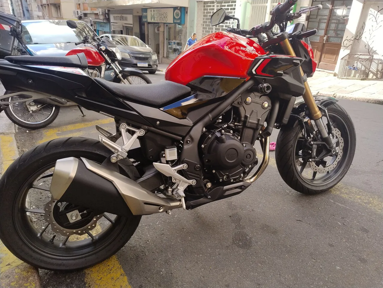 Cb 500f 2024 Moto pra pessoas exigentes praticamente zero único dono