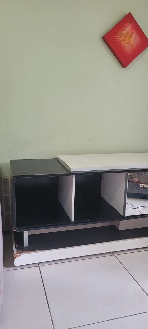 Rack de TV Preto e Branco
