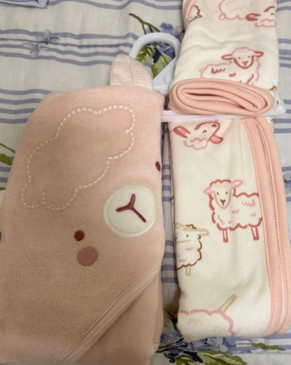Kit toalha de banho bebê 2 peças ovelha multicor | Carter's Entregue por Riachuelo - Foto 5