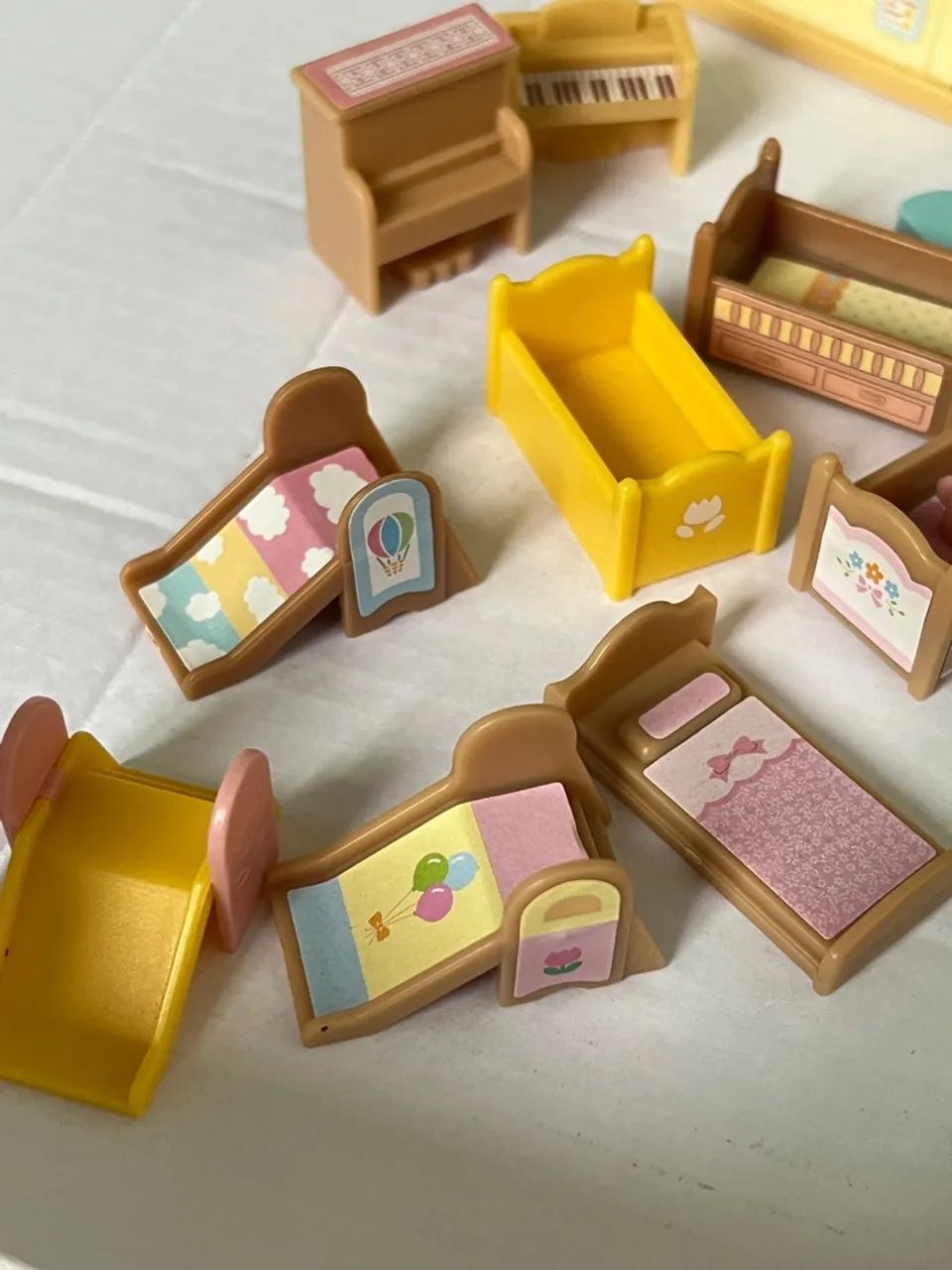 Sylvanian Families Mini Kit mobília + Miniaturas  - Foto 4