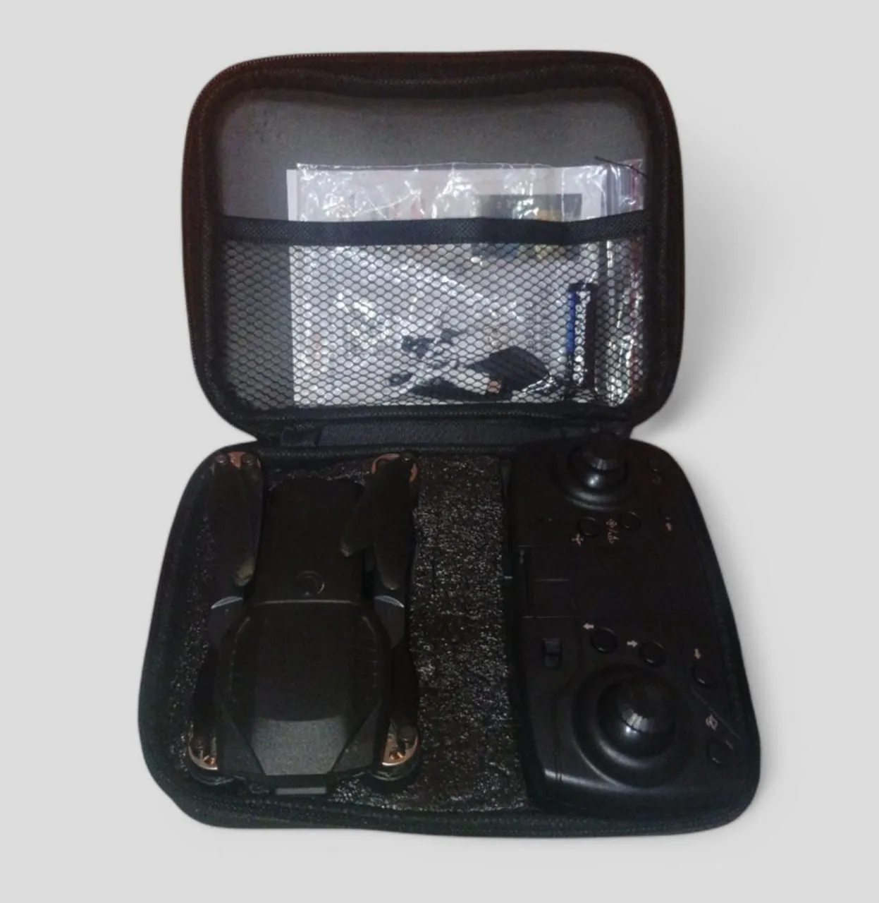 Drone compacto com controle remoto - Pronta Entrega!