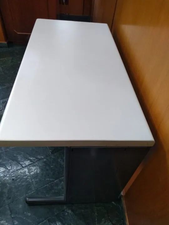 Mesa Escritório com base em Metal e Laminado Arvoplac -  1,20 x 60 x 72 - Foto 3
