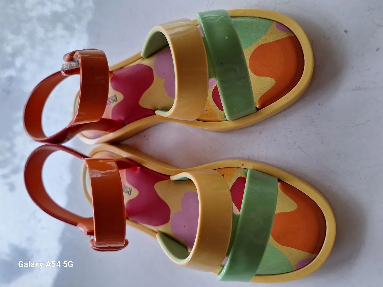sandália mini melissa  colorland, seminova<br><br>tamanho - Foto 6