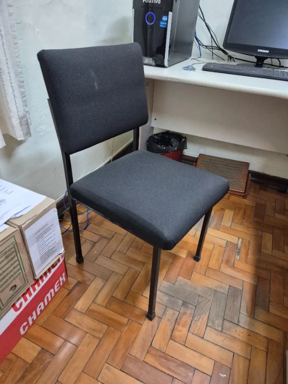 Cadeira de escritório - sem rodinhas