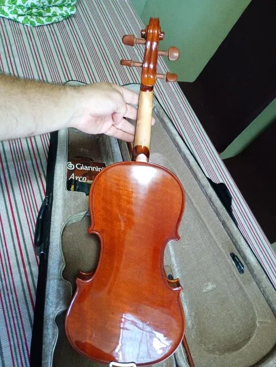 Violino Eagle 4/4 modelo VE441 com Case e espaleira  - Foto 2