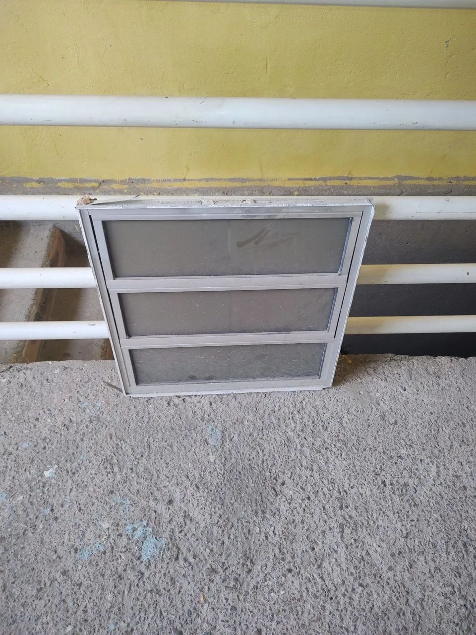 Janela basculante 64840845351042120