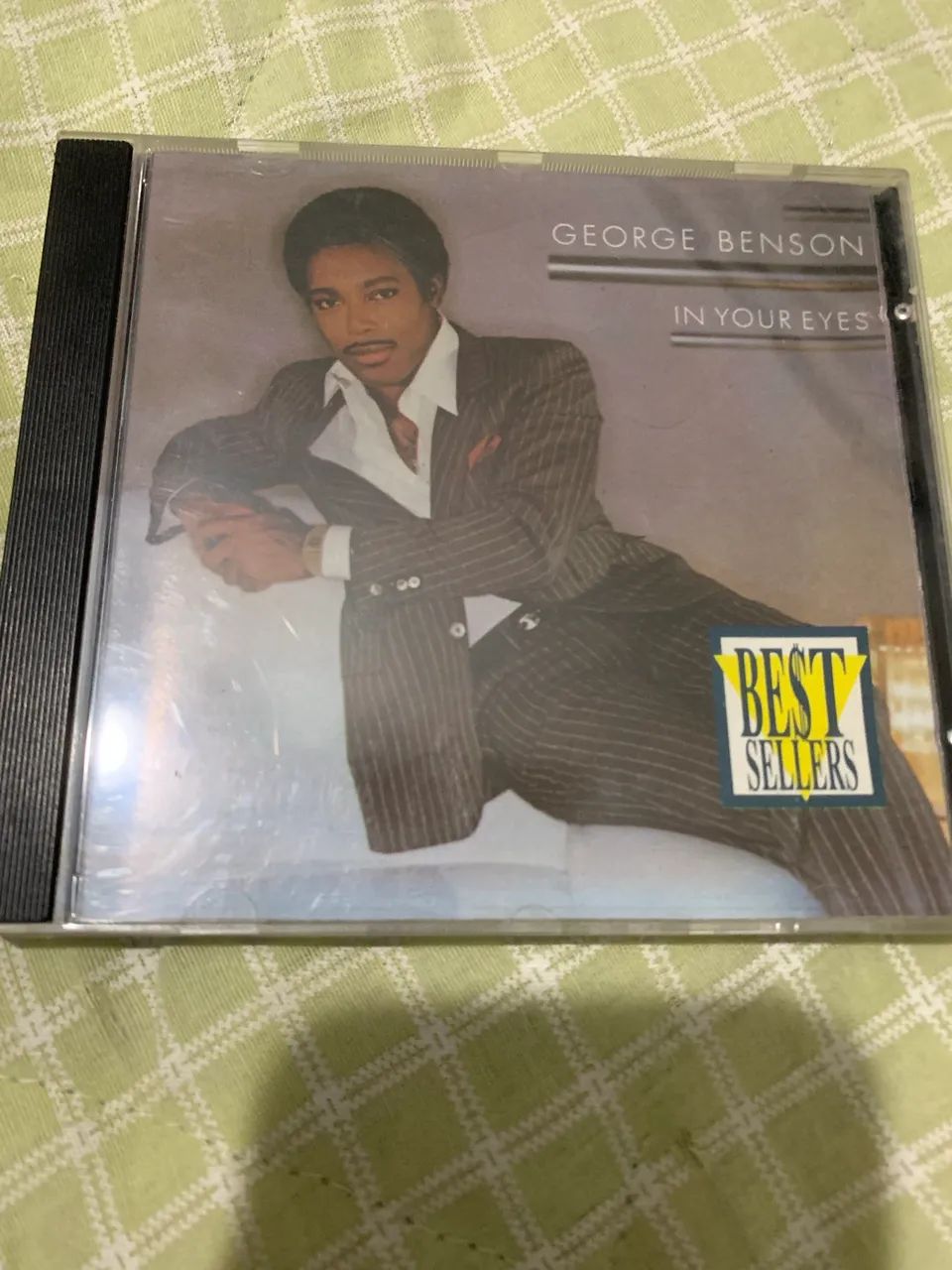 George Benson - In Your Eyes (guitarra jazz) excelente 