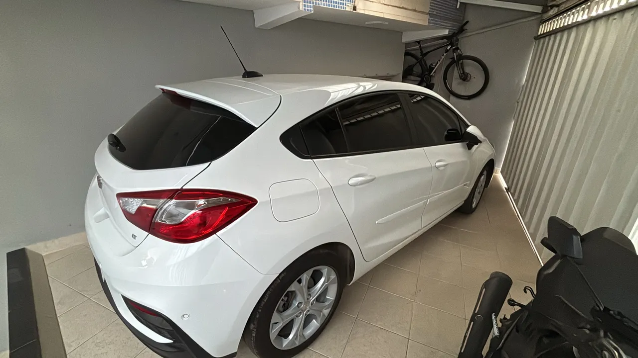 Cruze hatch 2018