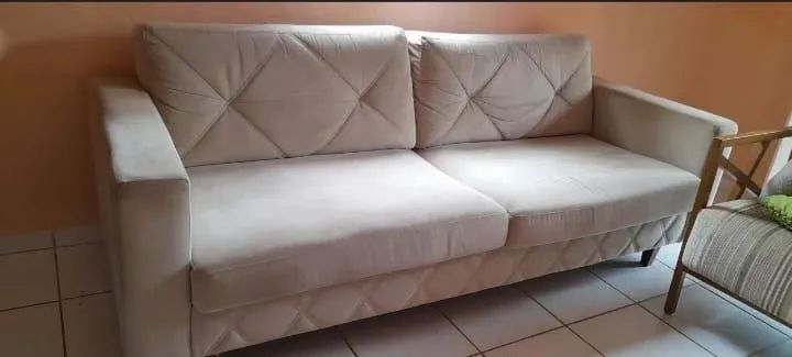 8Sofá 3 lugares.Com pequeno defeito  - Foto 4