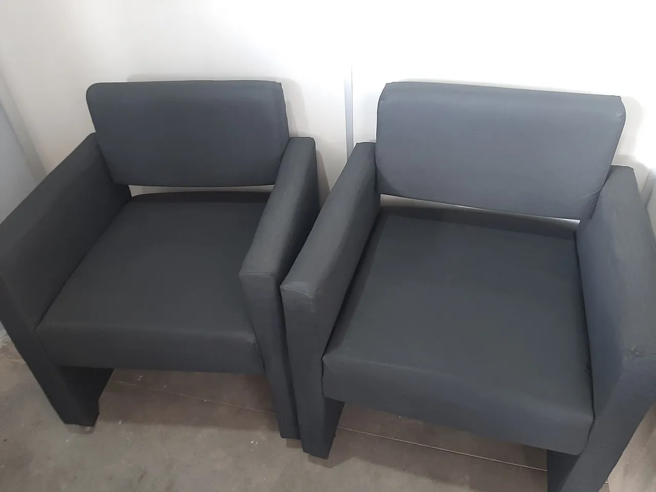 2 Poltronas _ ler anúncio