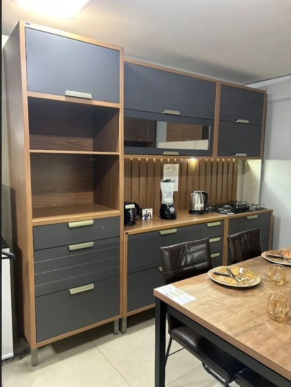 Armário de Cozinha Moderno e Elegante
