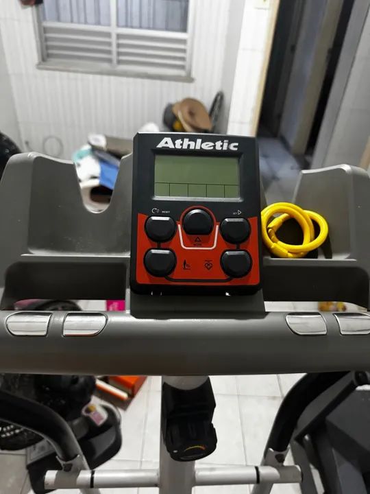 Elíptico advanced 330E  marca Atlhetic64310165477634123