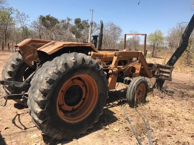 Trator Valmet 85ID com lâmina e roçadeira. - Foto 5